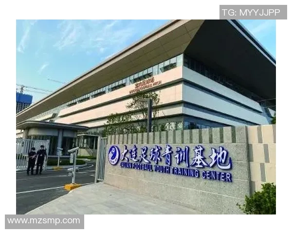 大连足球热潮涌动领导积极推动足球文化发展与青训体系建设